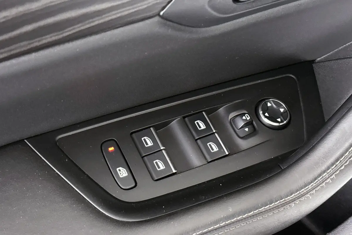 1.6 HYbrid GT Line SOH 91.5% Panoramadak Nappa Leder Stoelverwarming FOCAL