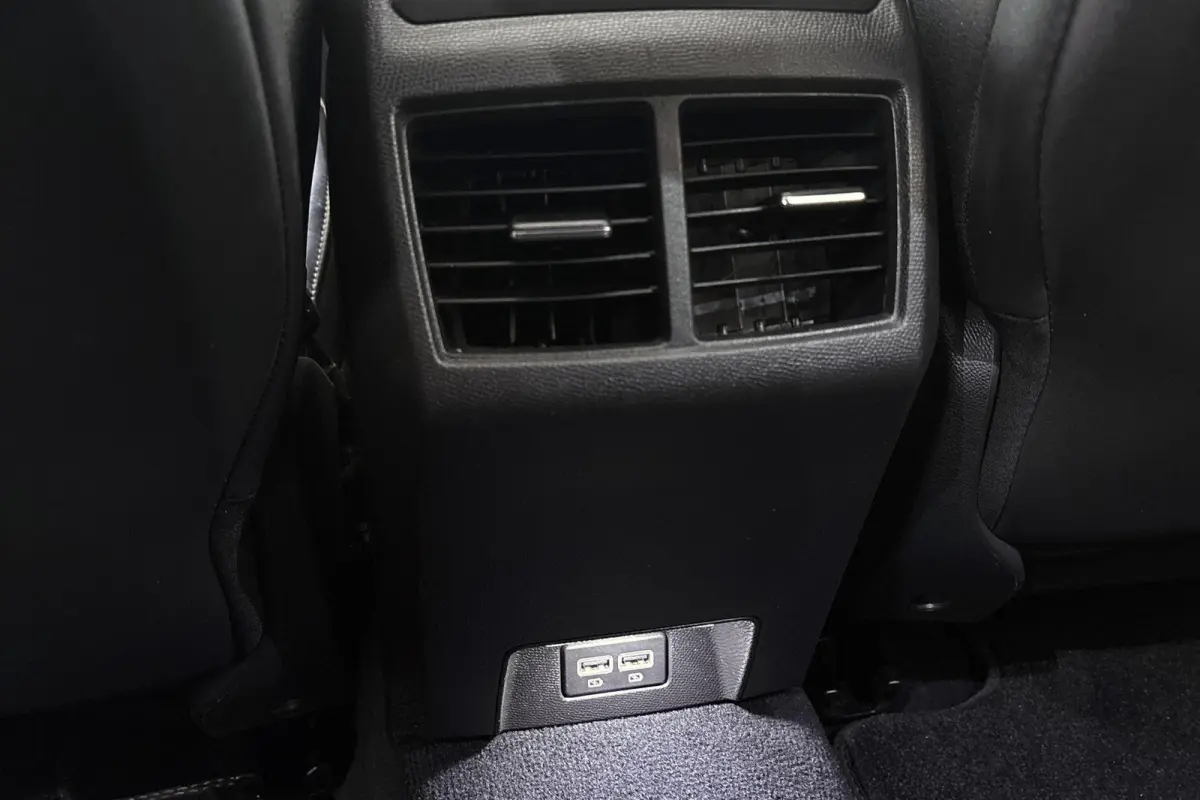 1.6 HYbrid GT Line SOH 91.5% Panoramadak Nappa Leder Stoelverwarming FOCAL