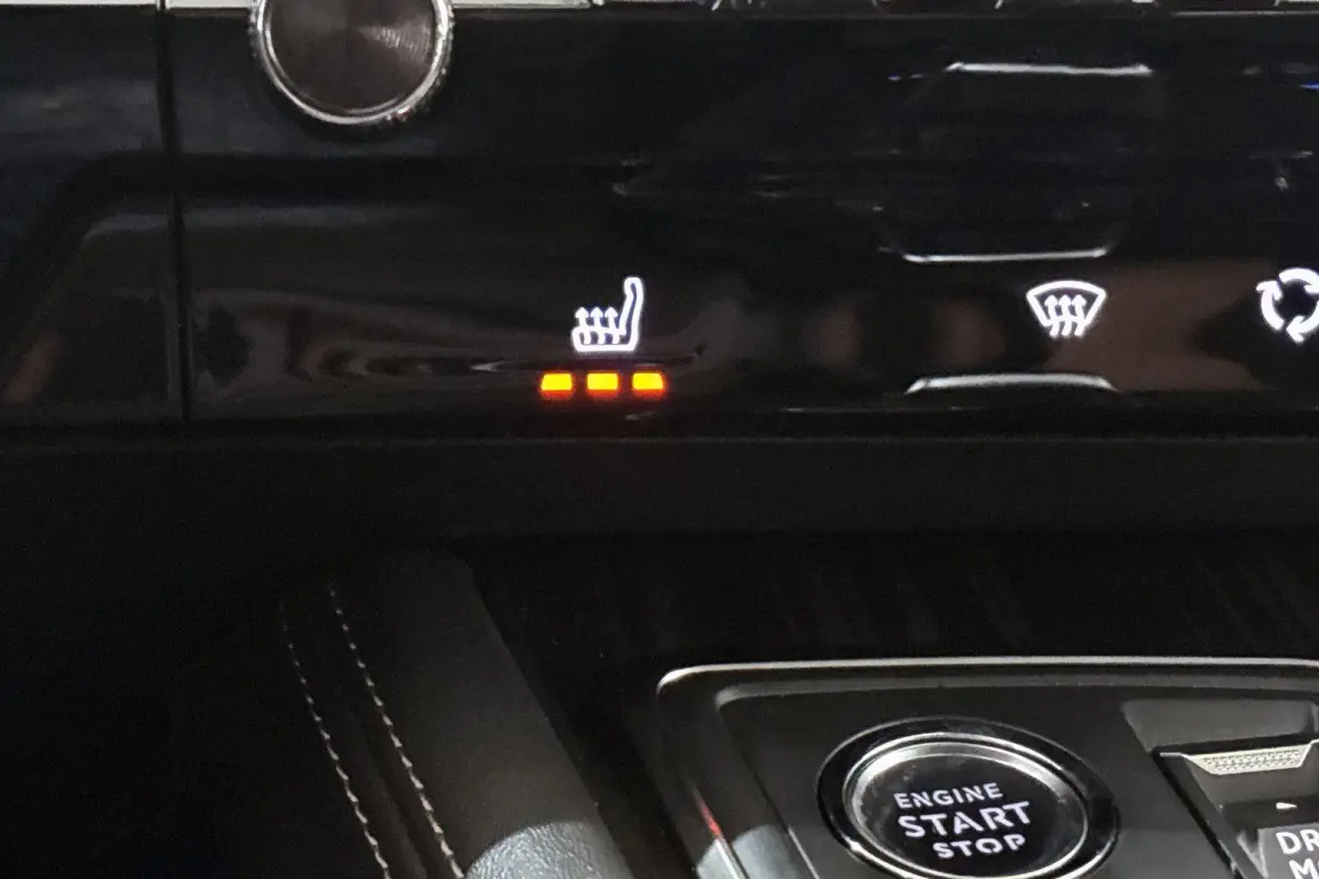 1.6 HYbrid GT Line SOH 91.5% Panoramadak Nappa Leder Stoelverwarming FOCAL