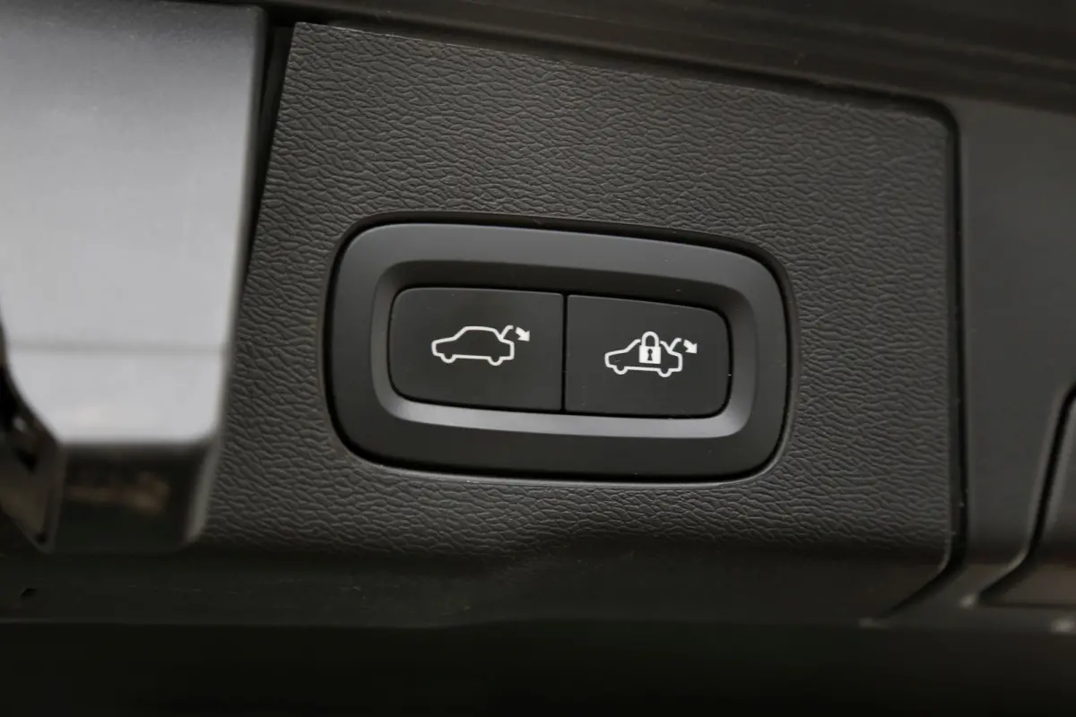 2.0 T6 Plug-in hybrid AWD Longe Range*Perfect Volvo Onderh.*Leder/Pano/Camera/Keyless Entry+Go/Elek. Klep/LED/DAB/Rijstrook/Parkeersens.V+A/18 inch LM*