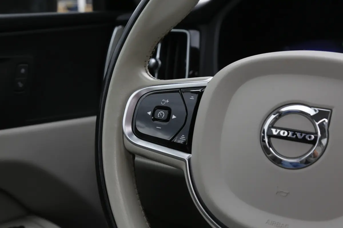 2.0 T6 Plug-in hybrid AWD Longe Range*Perfect Volvo Onderh.*Leder/Pano/Camera/Keyless Entry+Go/Elek. Klep/LED/DAB/Rijstrook/Parkeersens.V+A/18 inch LM*