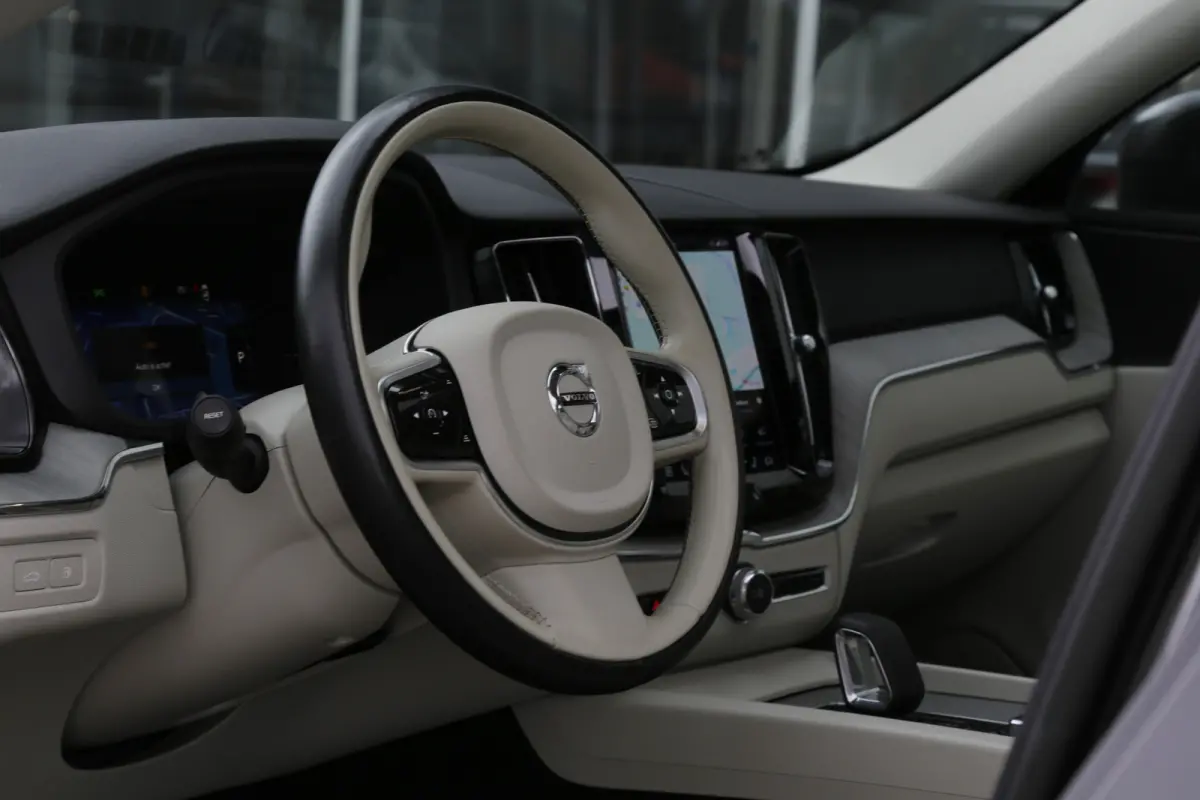 2.0 T6 Plug-in hybrid AWD Longe Range*Perfect Volvo Onderh.*Leder/Pano/Camera/Keyless Entry+Go/Elek. Klep/LED/DAB/Rijstrook/Parkeersens.V+A/18 inch LM*