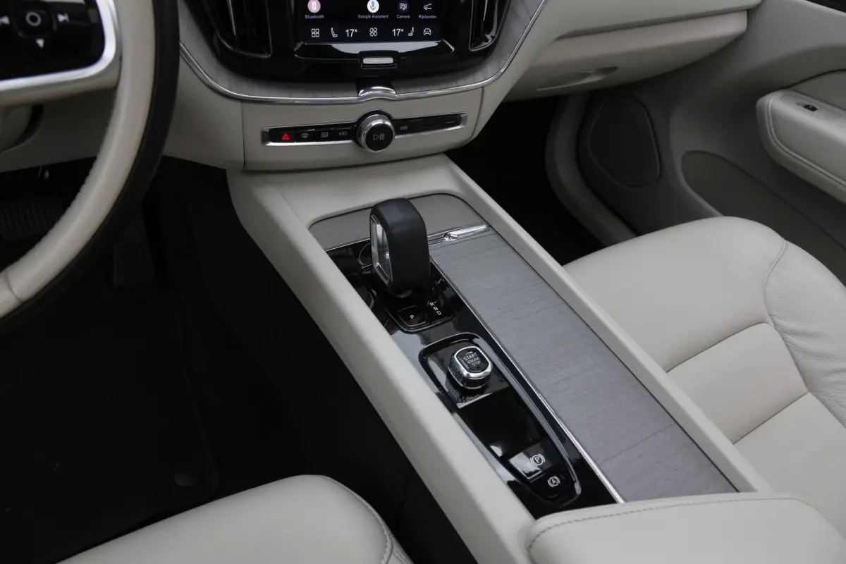 2.0 T6 Plug-in hybrid AWD Longe Range*Perfect Volvo Onderh.*Leder/Pano/Camera/Keyless Entry+Go/Elek. Klep/LED/DAB/Rijstrook/Parkeersens.V+A/18 inch LM*