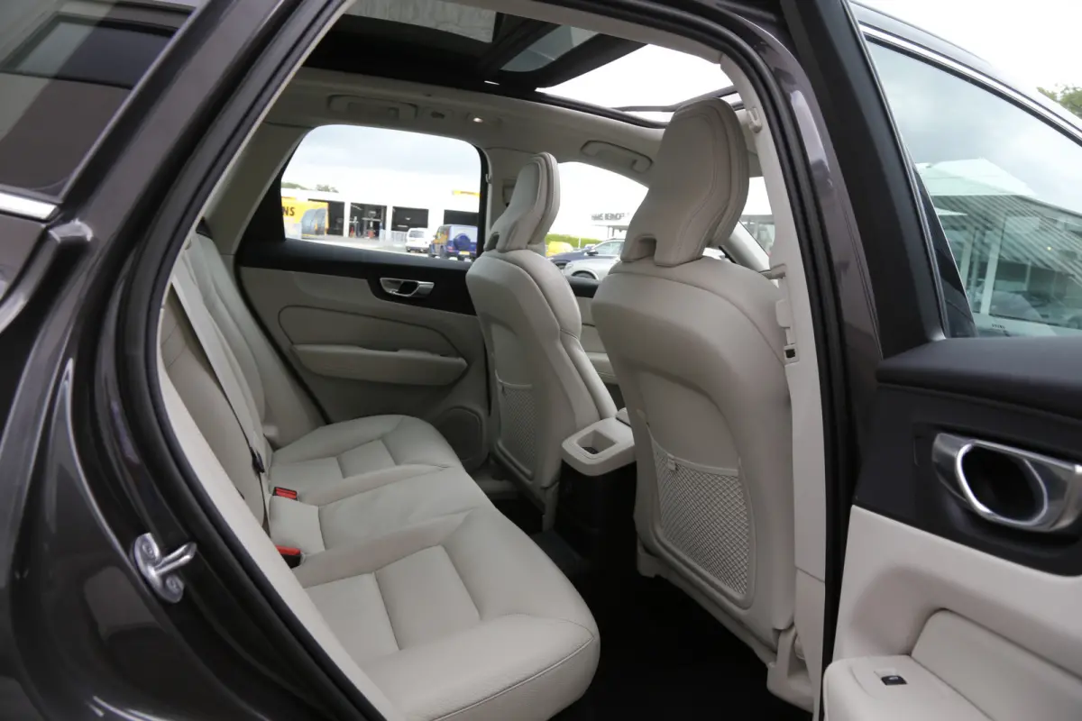 2.0 T6 Plug-in hybrid AWD Longe Range*Perfect Volvo Onderh.*Leder/Pano/Camera/Keyless Entry+Go/Elek. Klep/LED/DAB/Rijstrook/Parkeersens.V+A/18 inch LM*