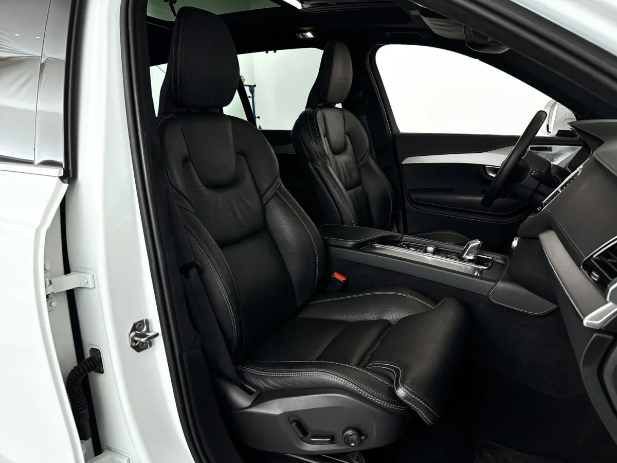 T8 Twin Engine AWD Inscription | SOH 84% | Panoramadak | 360° camera | Bowers & Wilkins | Head-up display Stoelventilatie | Stoel- en stuurverwarming | Luchtvering | Trekhaak