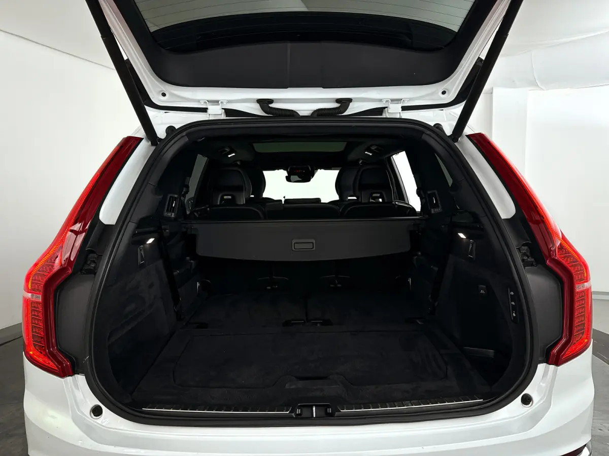 T8 Twin Engine AWD Inscription | SOH 84% | Panoramadak | 360° camera | Bowers & Wilkins | Head-up display Stoelventilatie | Stoel- en stuurverwarming | Luchtvering | Trekhaak