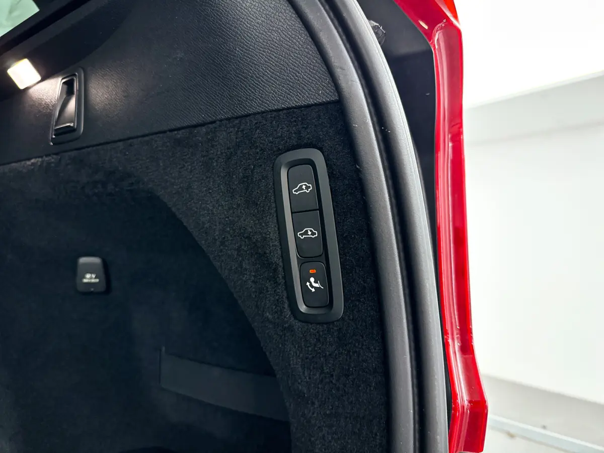 T8 Twin Engine AWD Inscription | SOH 84% | Panoramadak | 360° camera | Bowers & Wilkins | Head-up display Stoelventilatie | Stoel- en stuurverwarming | Luchtvering | Trekhaak