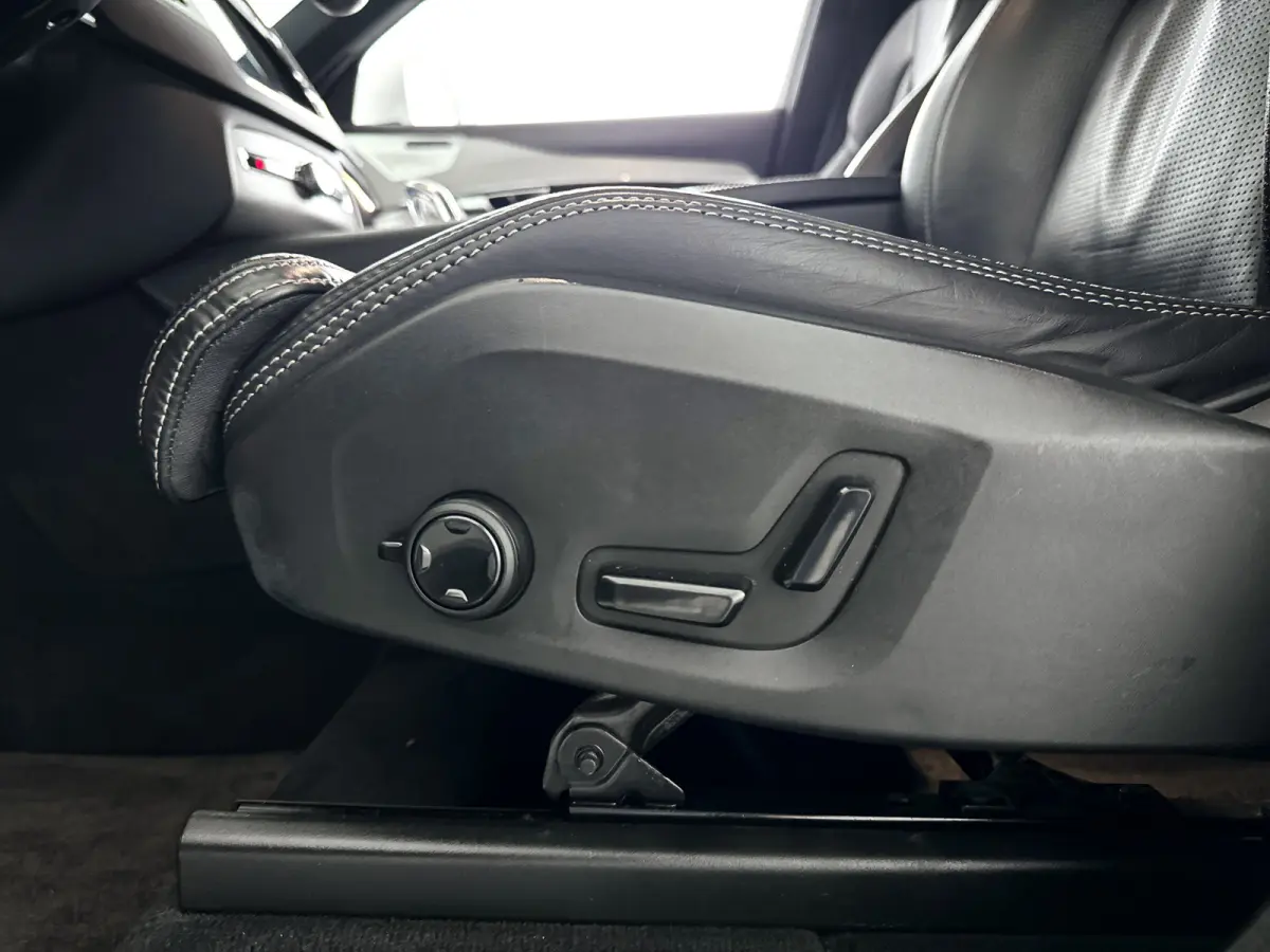 T8 Twin Engine AWD Inscription | SOH 84% | Panoramadak | 360° camera | Bowers & Wilkins | Head-up display Stoelventilatie | Stoel- en stuurverwarming | Luchtvering | Trekhaak