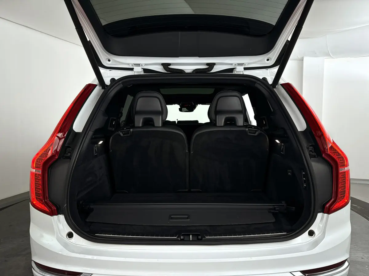 T8 Twin Engine AWD Inscription | SOH 84% | Panoramadak | 360° camera | Bowers & Wilkins | Head-up display Stoelventilatie | Stoel- en stuurverwarming | Luchtvering | Trekhaak