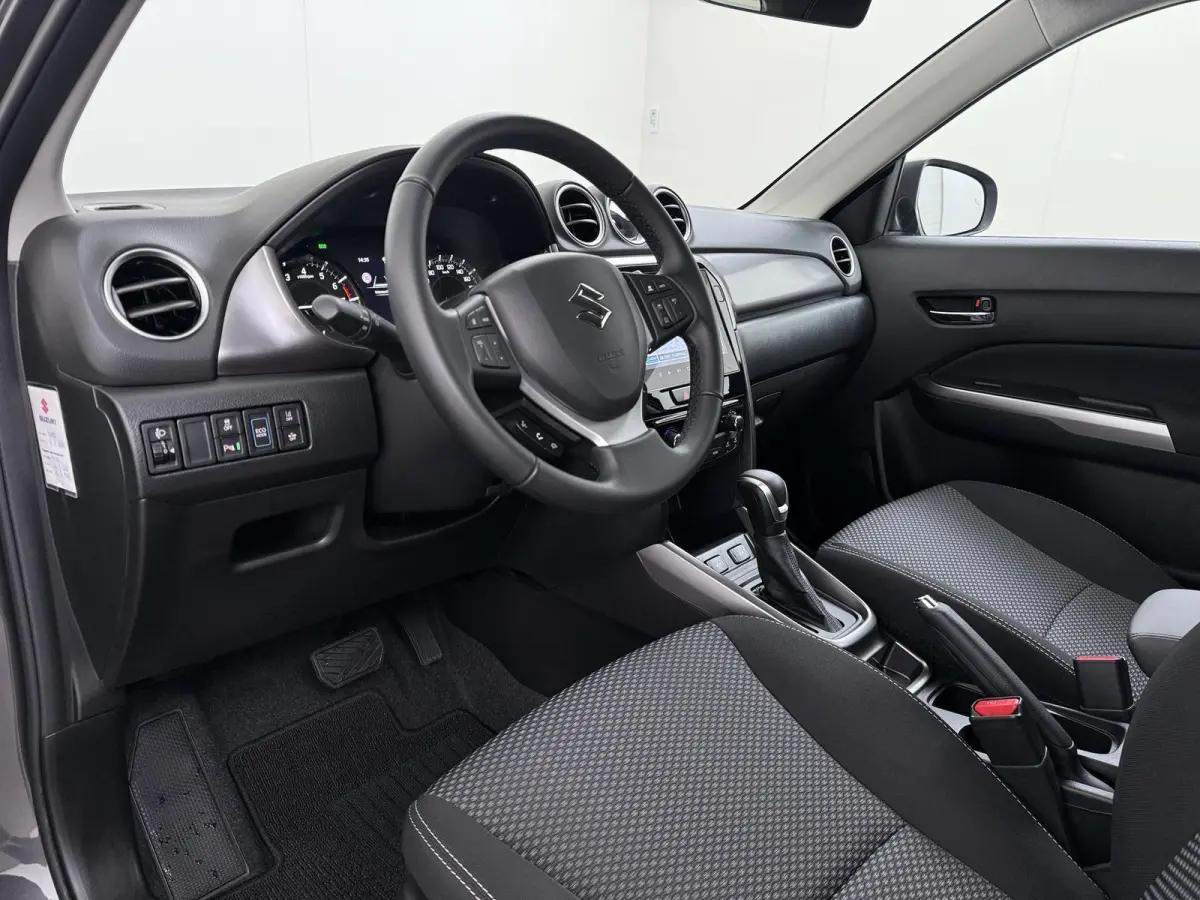 1.5 Hybrid Select VAN:29.900,- VOOR:26.440,- UW HERFSTVOORDEEL:3.460,- 1E EIGENAAR | ORIGINEEL NEDERLANDSE AUTO | 10 JAAR FABRIEKSGARANTIE T/M 07-2035 | ADAPTIVE CRUISE CONTROL | STOELVERWAR