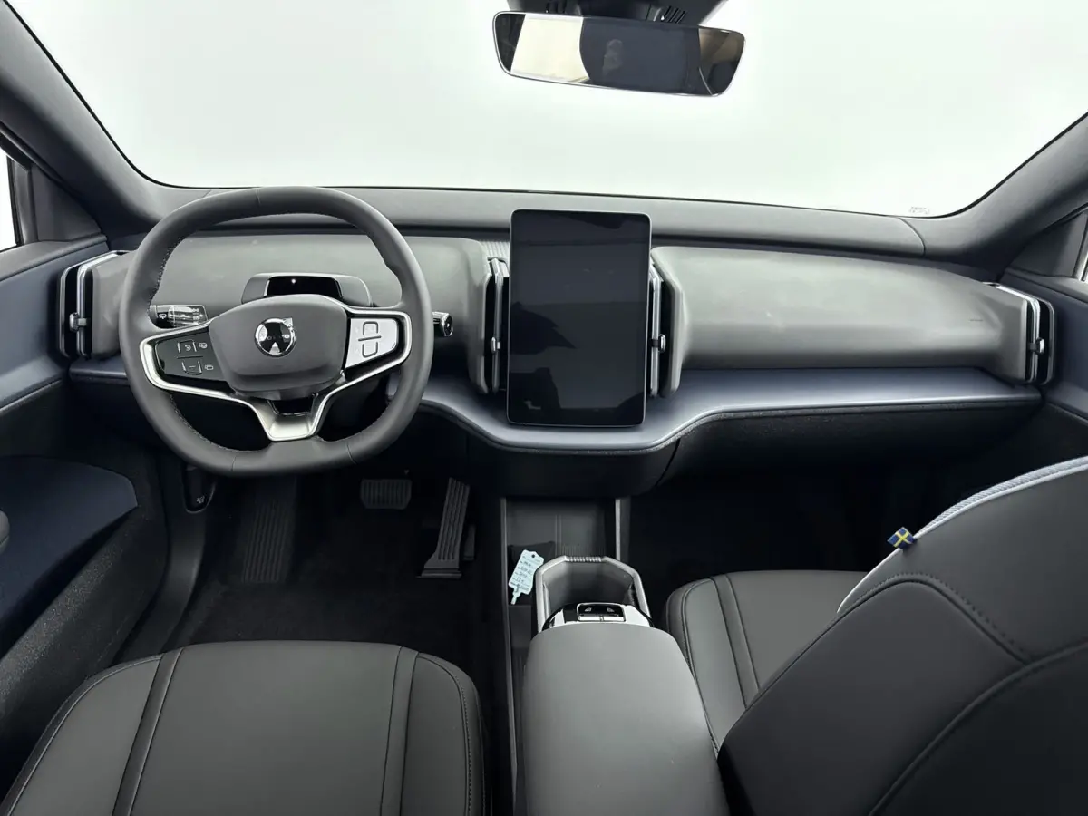 P5 Long Range Ultra Europa 69 kWh | Cruise control adaptief met Stop&Go en stuurhulp | Draadloze telefoonlader | Elektrisch bedienbare achterklep