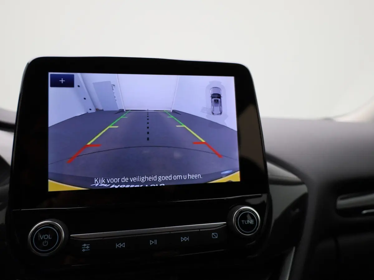 1.0 EcoBoost Titanium X | Navigatie | Stoel/Stuur verwarming | Camera | Apple CarPlay / Android Auto | Climate control | Bluetooth | DAB | Cruise Control | Airco | Parkeersensoren | Lichtmet