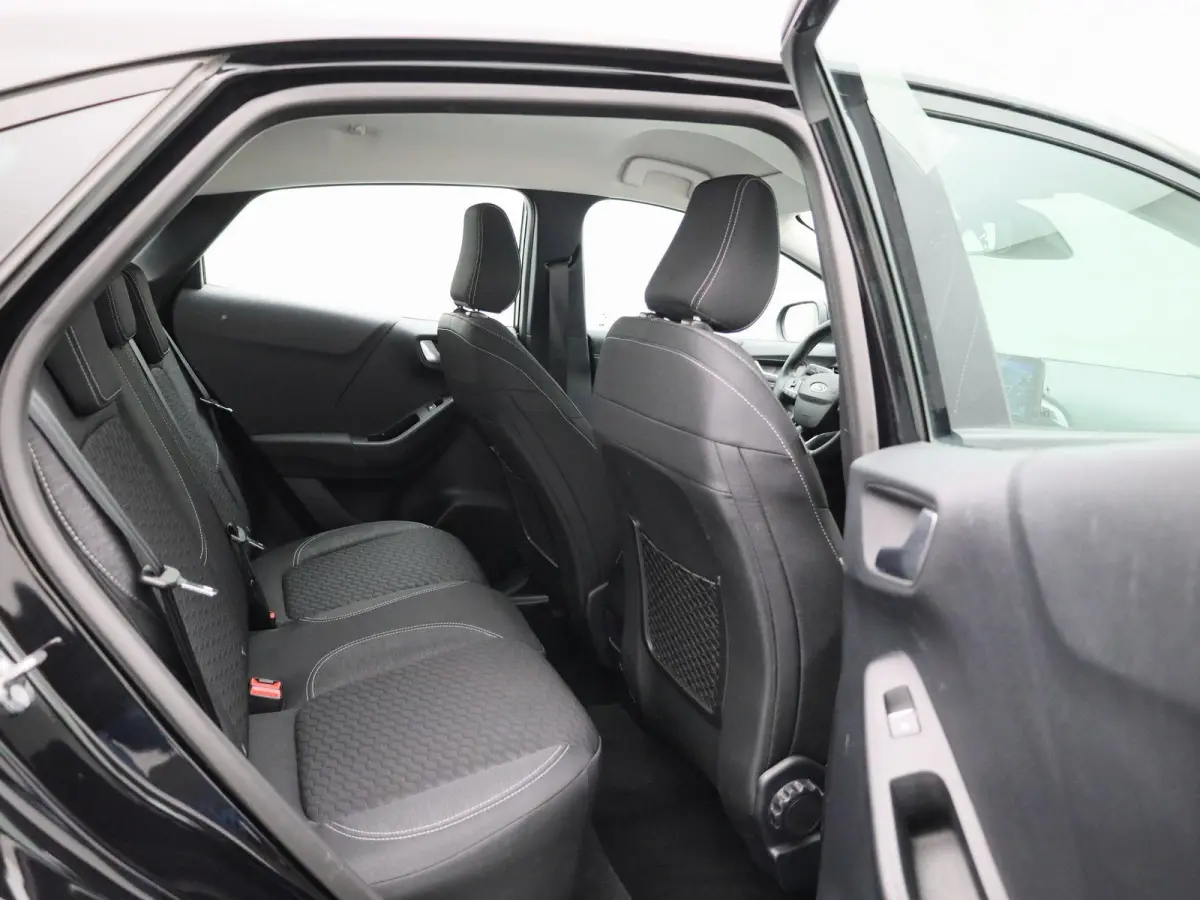 1.0 EcoBoost Titanium X | Navigatie | Stoel/Stuur verwarming | Camera | Apple CarPlay / Android Auto | Climate control | Bluetooth | DAB | Cruise Control | Airco | Parkeersensoren | Lichtmet