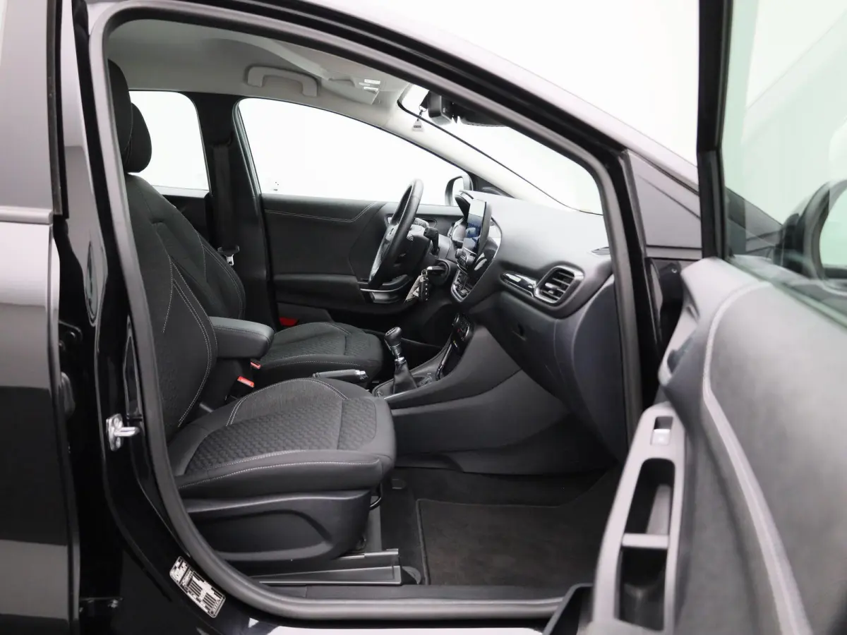 1.0 EcoBoost Titanium X | Navigatie | Stoel/Stuur verwarming | Camera | Apple CarPlay / Android Auto | Climate control | Bluetooth | DAB | Cruise Control | Airco | Parkeersensoren | Lichtmet