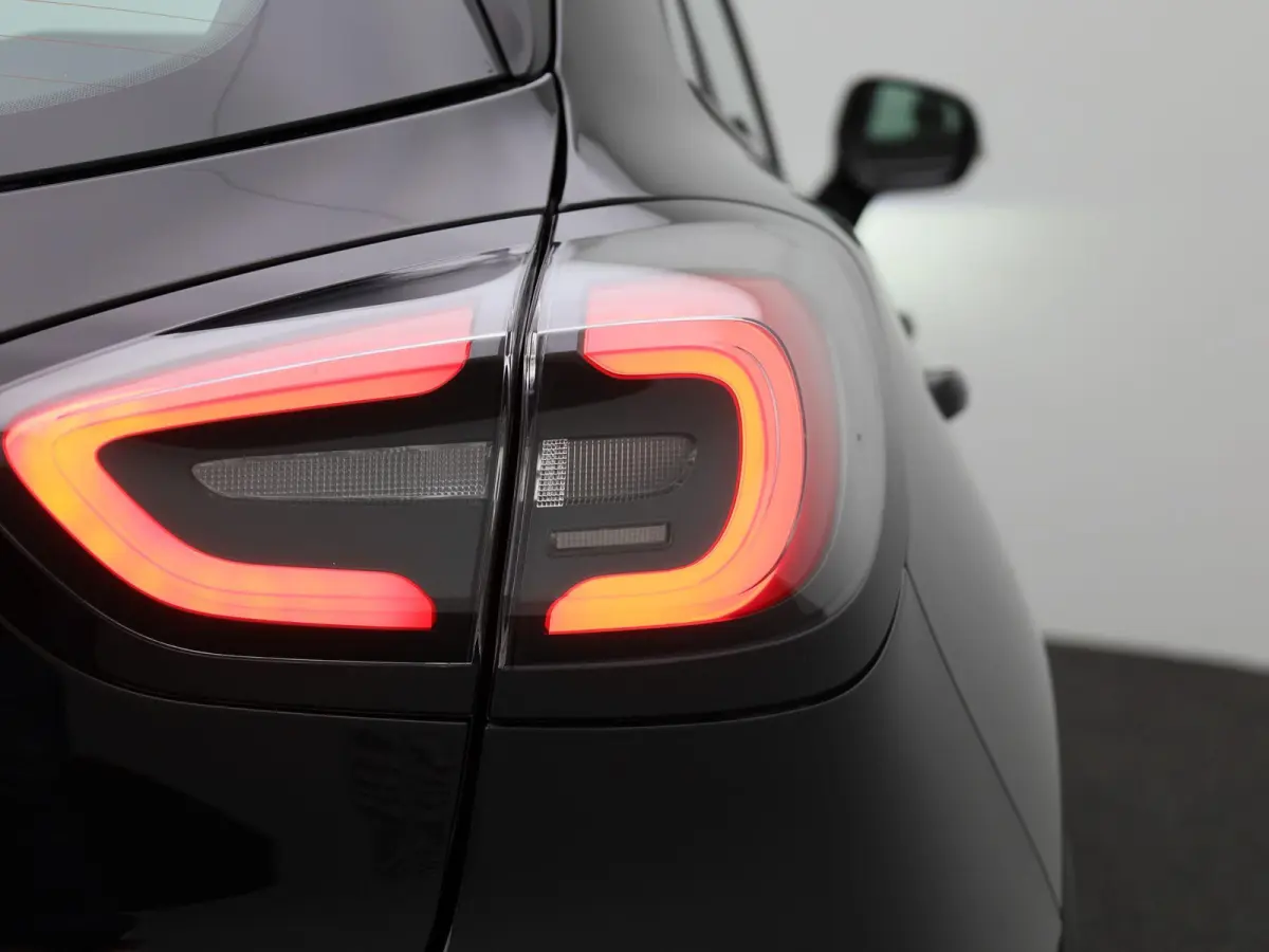 1.0 EcoBoost Titanium X | Navigatie | Stoel/Stuur verwarming | Camera | Apple CarPlay / Android Auto | Climate control | Bluetooth | DAB | Cruise Control | Airco | Parkeersensoren | Lichtmet