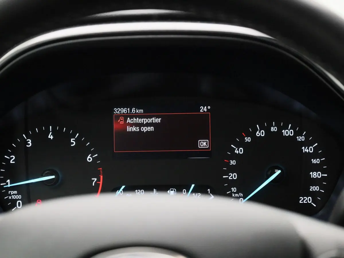 1.0 EcoBoost Titanium X | Navigatie | Stoel/Stuur verwarming | Camera | Apple CarPlay / Android Auto | Climate control | Bluetooth | DAB | Cruise Control | Airco | Parkeersensoren | Lichtmet