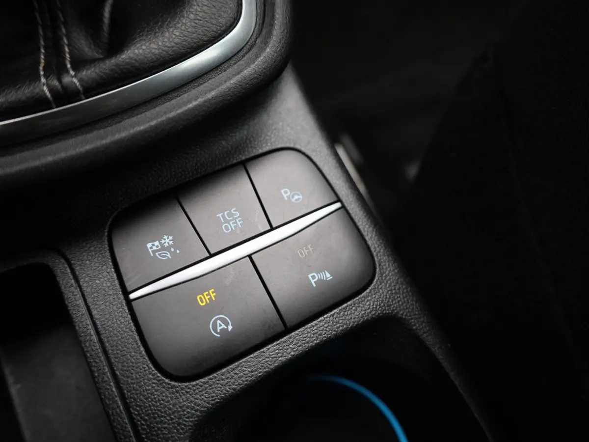 1.0 EcoBoost Titanium X | Navigatie | Stoel/Stuur verwarming | Camera | Apple CarPlay / Android Auto | Climate control | Bluetooth | DAB | Cruise Control | Airco | Parkeersensoren | Lichtmet