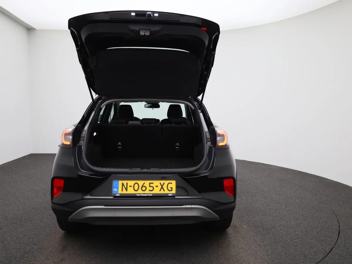 1.0 EcoBoost Titanium X | Navigatie | Stoel/Stuur verwarming | Camera | Apple CarPlay / Android Auto | Climate control | Bluetooth | DAB | Cruise Control | Airco | Parkeersensoren | Lichtmet