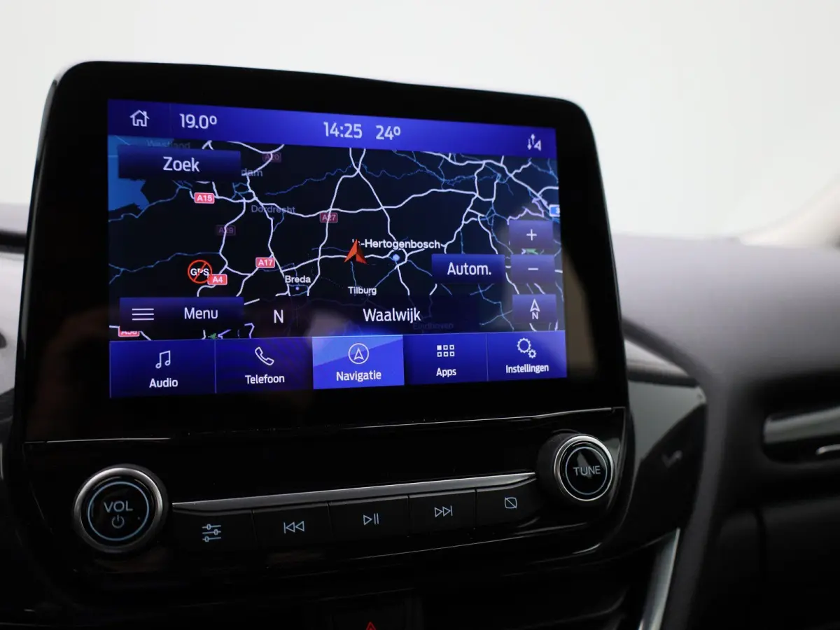 1.0 EcoBoost Titanium X | Navigatie | Stoel/Stuur verwarming | Camera | Apple CarPlay / Android Auto | Climate control | Bluetooth | DAB | Cruise Control | Airco | Parkeersensoren | Lichtmet