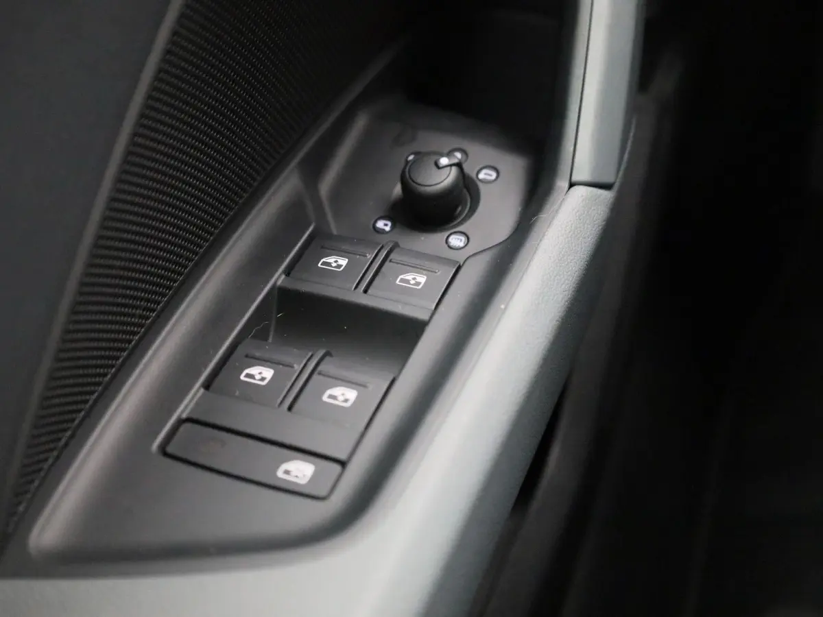 30 TFSI Advanced edition | Automaat | Apple Carplay / Android Auto | Camera | Stoelverwarming | Leder | Matrix | Parkeer sensoren | Navigatie | Dodehoek Detectie | Vitrual Cockpit | Climate 