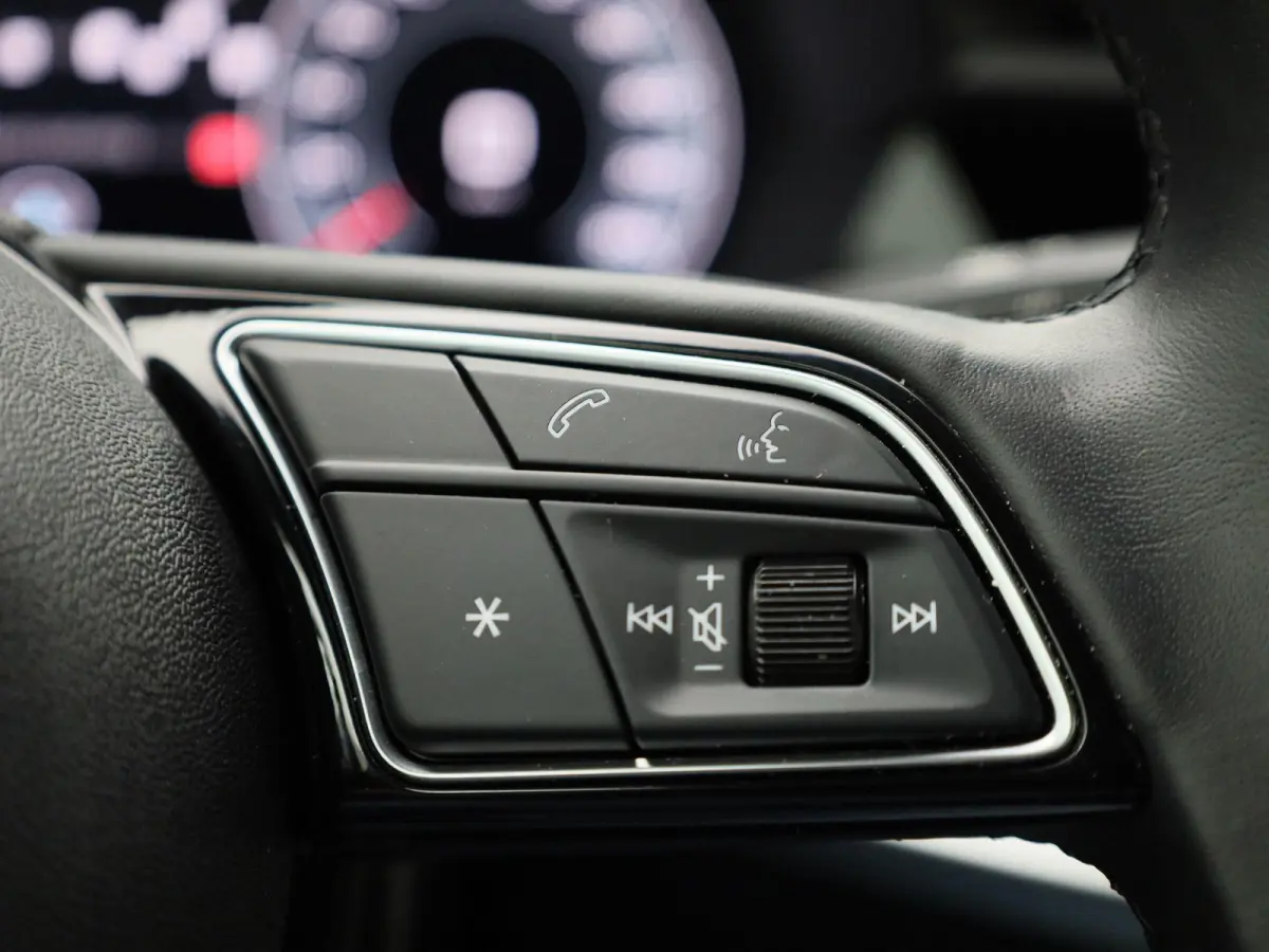 30 TFSI Advanced edition | Automaat | Apple Carplay / Android Auto | Camera | Stoelverwarming | Leder | Matrix | Parkeer sensoren | Navigatie | Dodehoek Detectie | Vitrual Cockpit | Climate 