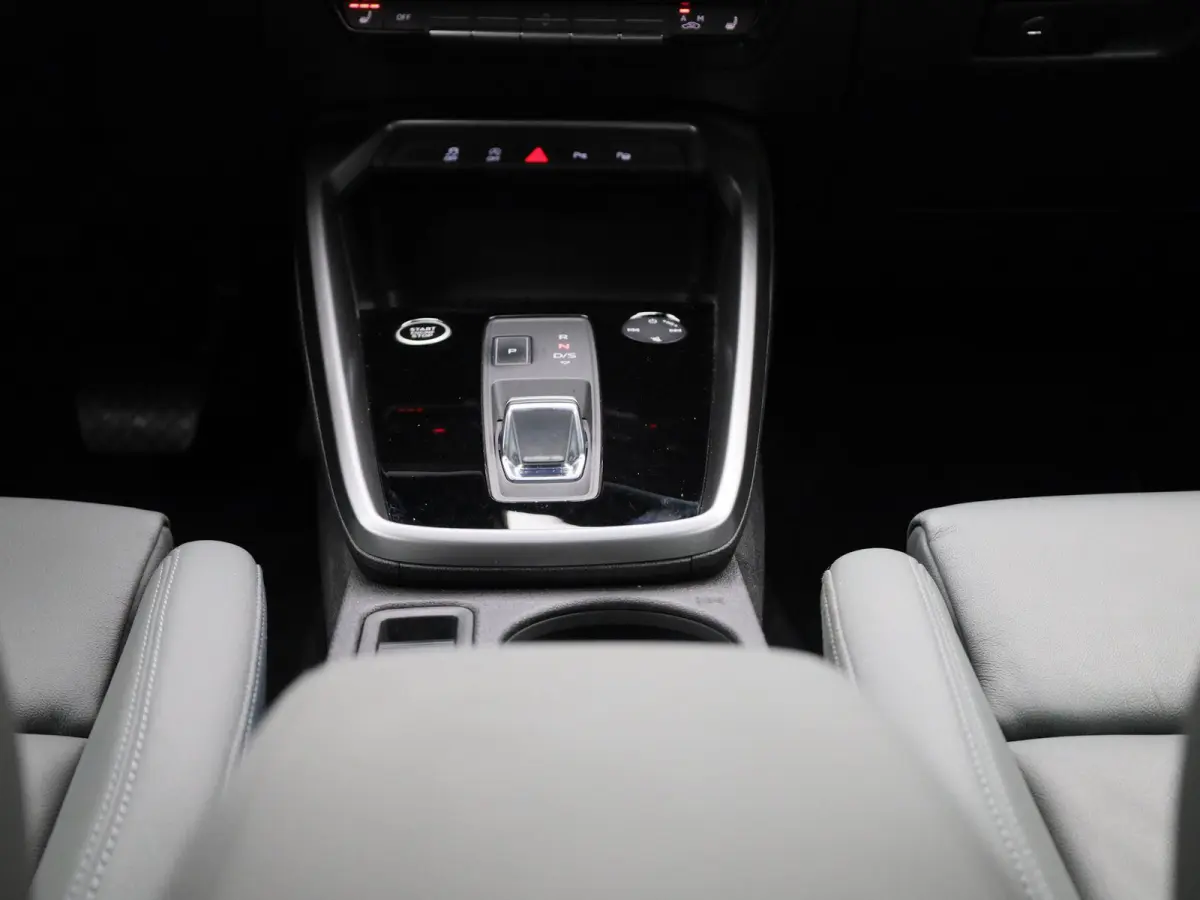 30 TFSI Advanced edition | Automaat | Apple Carplay / Android Auto | Camera | Stoelverwarming | Leder | Matrix | Parkeer sensoren | Navigatie | Dodehoek Detectie | Vitrual Cockpit | Climate 
