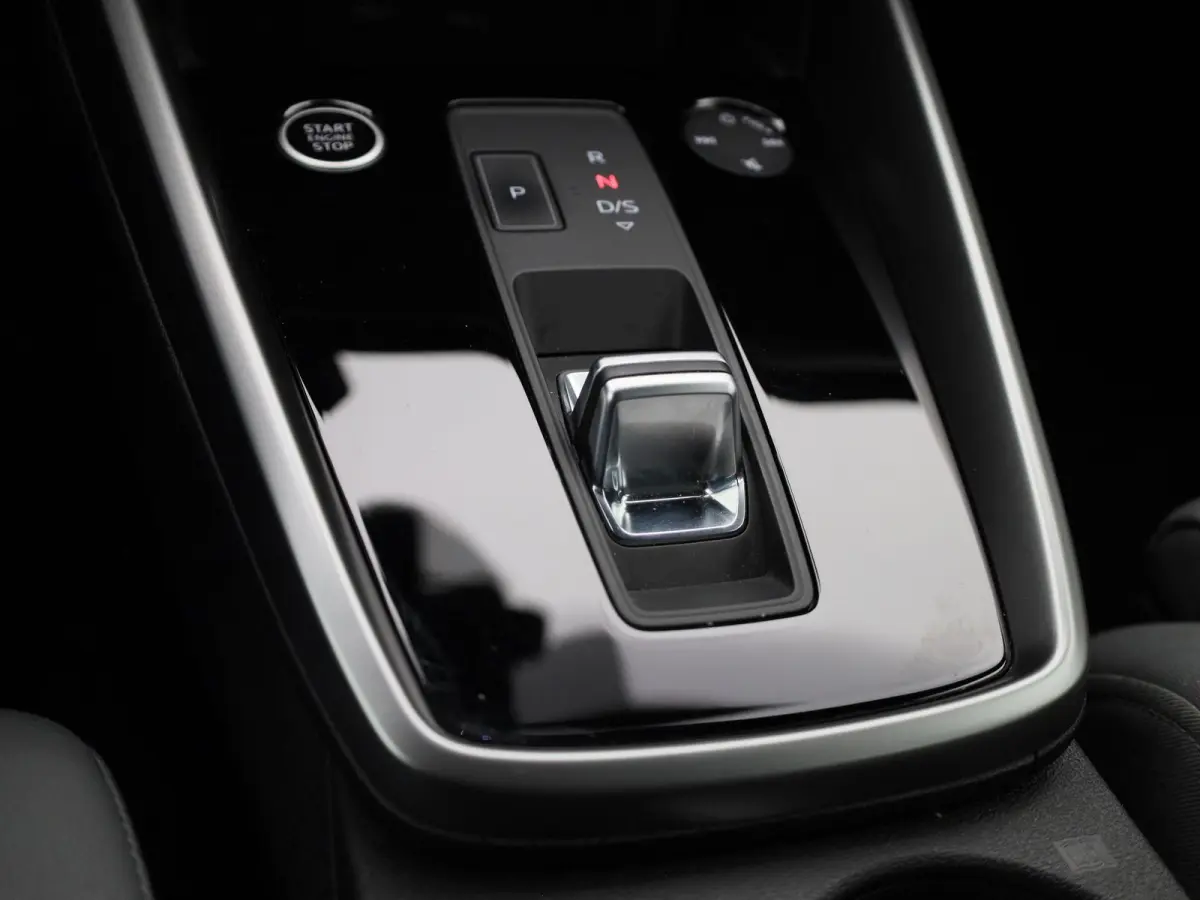 30 TFSI Advanced edition | Automaat | Apple Carplay / Android Auto | Camera | Stoelverwarming | Leder | Matrix | Parkeer sensoren | Navigatie | Dodehoek Detectie | Vitrual Cockpit | Climate 
