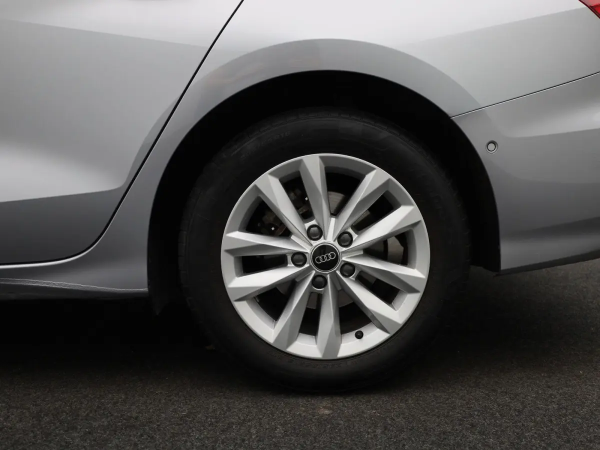 30 TFSI Advanced edition | Automaat | Apple Carplay / Android Auto | Camera | Stoelverwarming | Leder | Matrix | Parkeer sensoren | Navigatie | Dodehoek Detectie | Vitrual Cockpit | Climate 
