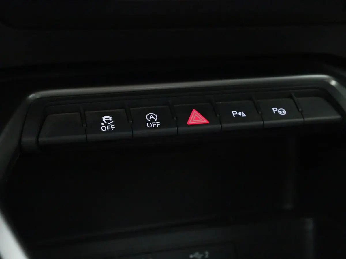 30 TFSI Advanced edition | Automaat | Apple Carplay / Android Auto | Camera | Stoelverwarming | Leder | Matrix | Parkeer sensoren | Navigatie | Dodehoek Detectie | Vitrual Cockpit | Climate 