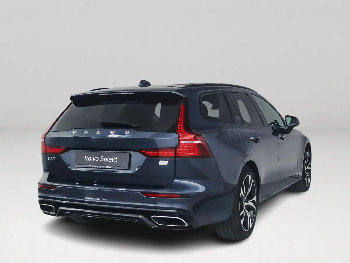 T6 Plug-in hybrid AWD Plus Dark | Panoramadak | Parkeercamera | Stoel- en Stuurverwarming | Trekhaak