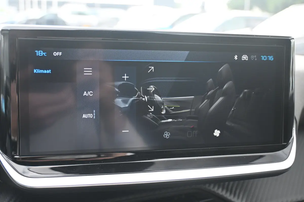 Allure tot 8 Jaar Garantie! | Active Safety Brake met camera en radar (automatisch noodremsysteem) met Distance Alert (waarschuwing dreigende aanrijding) | Advanced Active Safety Brake met c
