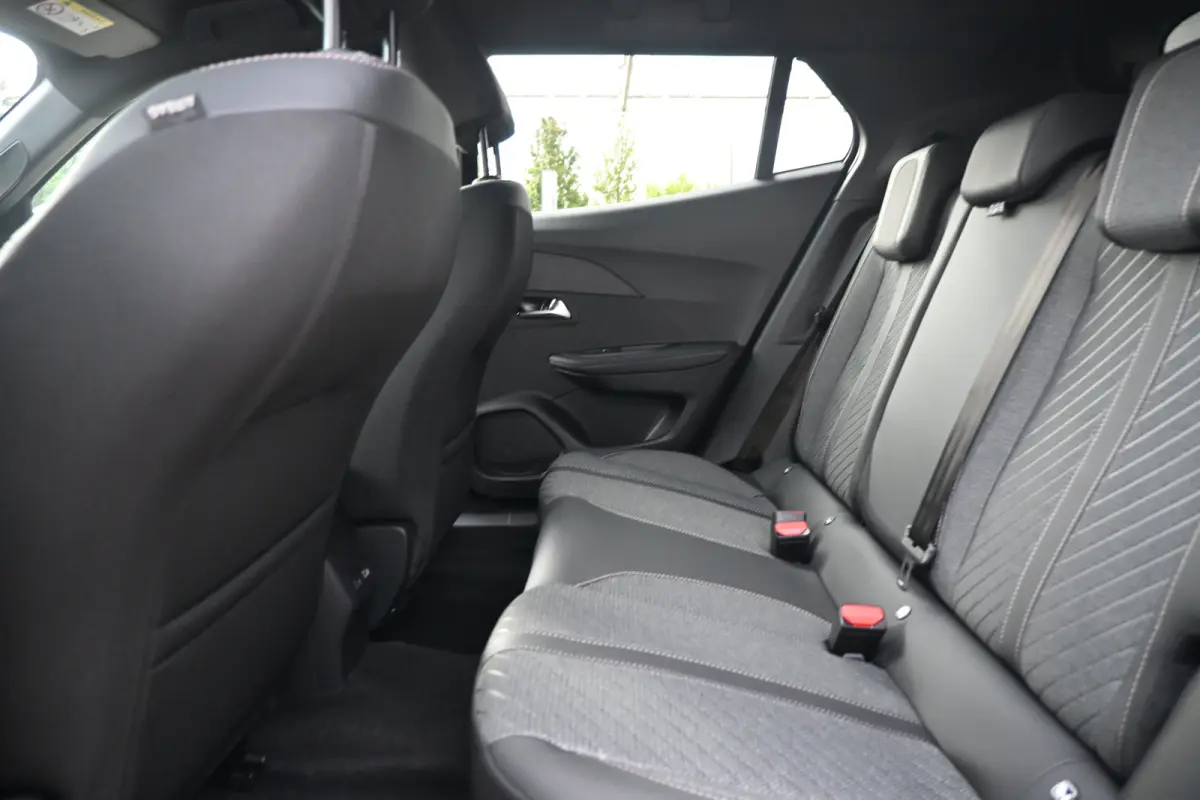 Allure tot 8 Jaar Garantie! | Active Safety Brake met camera en radar (automatisch noodremsysteem) met Distance Alert (waarschuwing dreigende aanrijding) | Advanced Active Safety Brake met c
