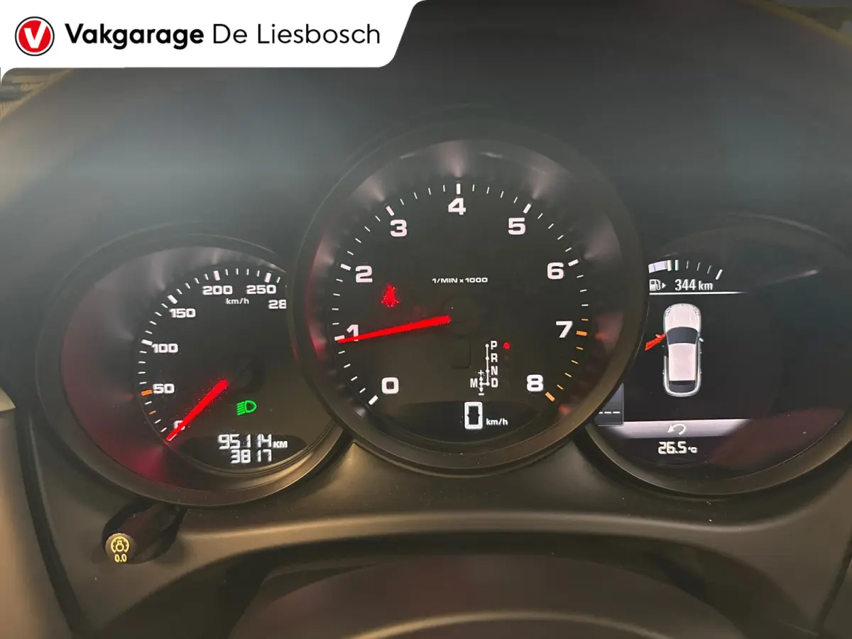2.0/pano/leer/navi/camera/sport chrono/stoelverw/boeken