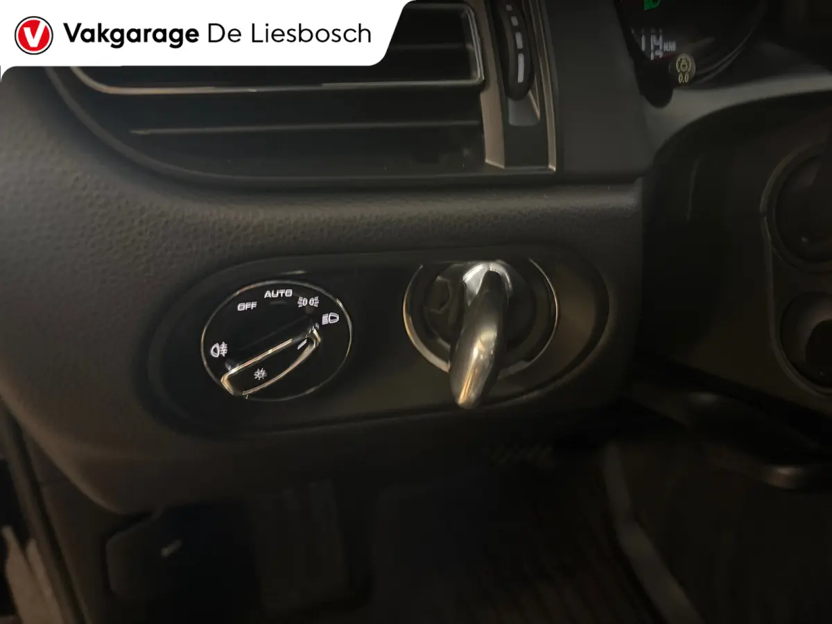 2.0/pano/leer/navi/camera/sport chrono/stoelverw/boeken