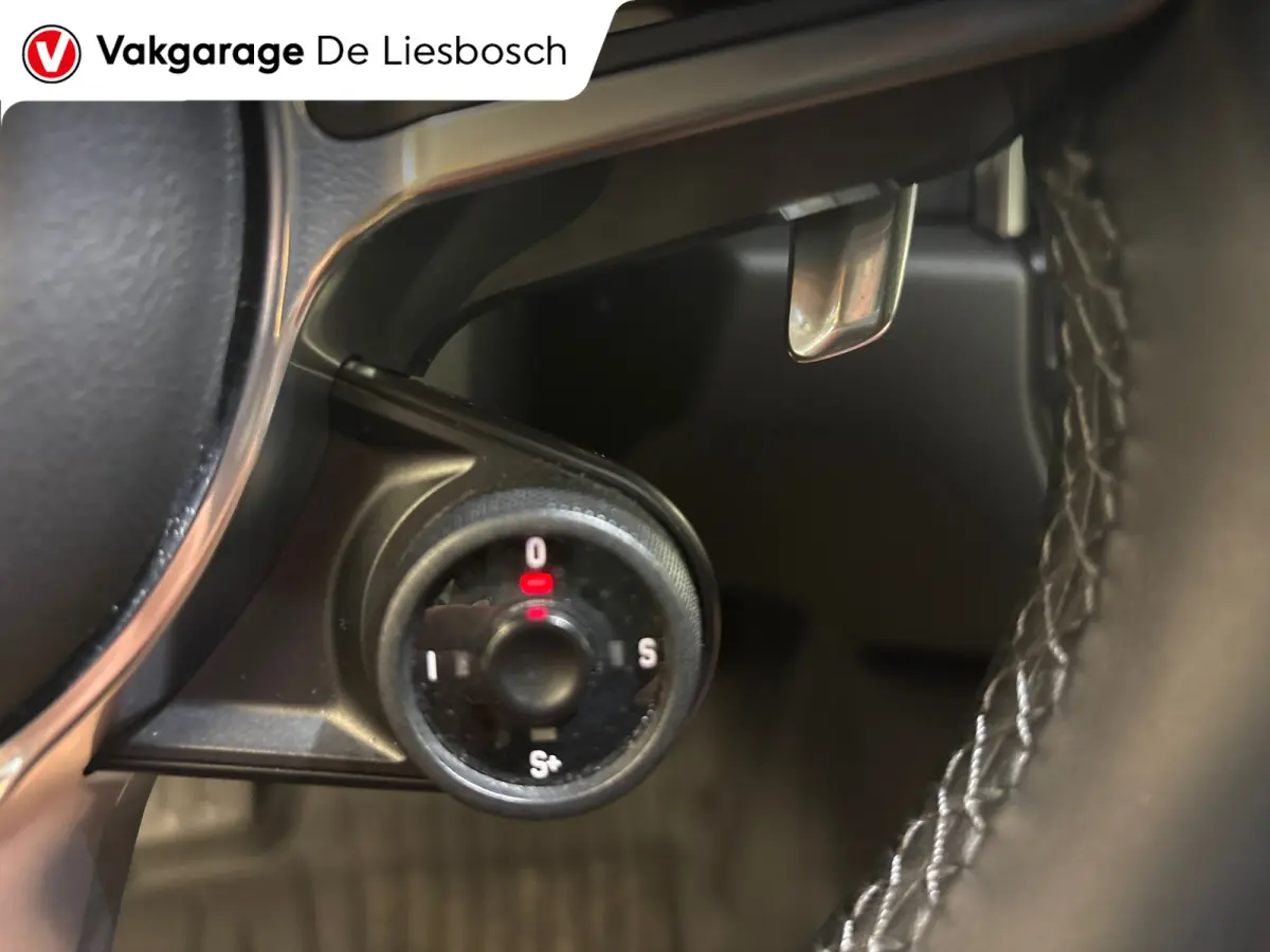 2.0/pano/leer/navi/camera/sport chrono/stoelverw/boeken