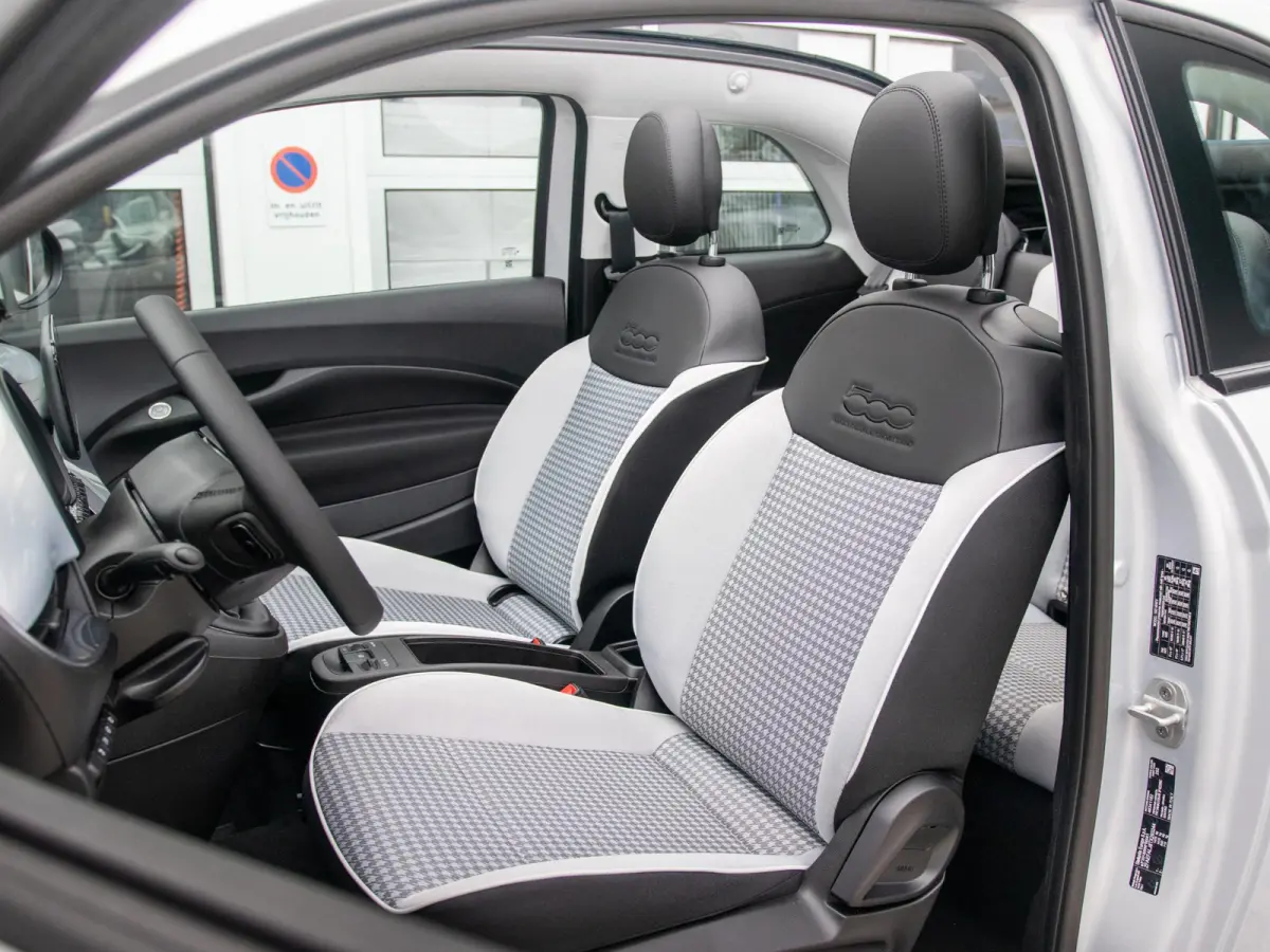 Hybrid Dolcevita Limited Edition | Cabrio | Clima | Cruise | PDC | Keyless | Apple Carplay