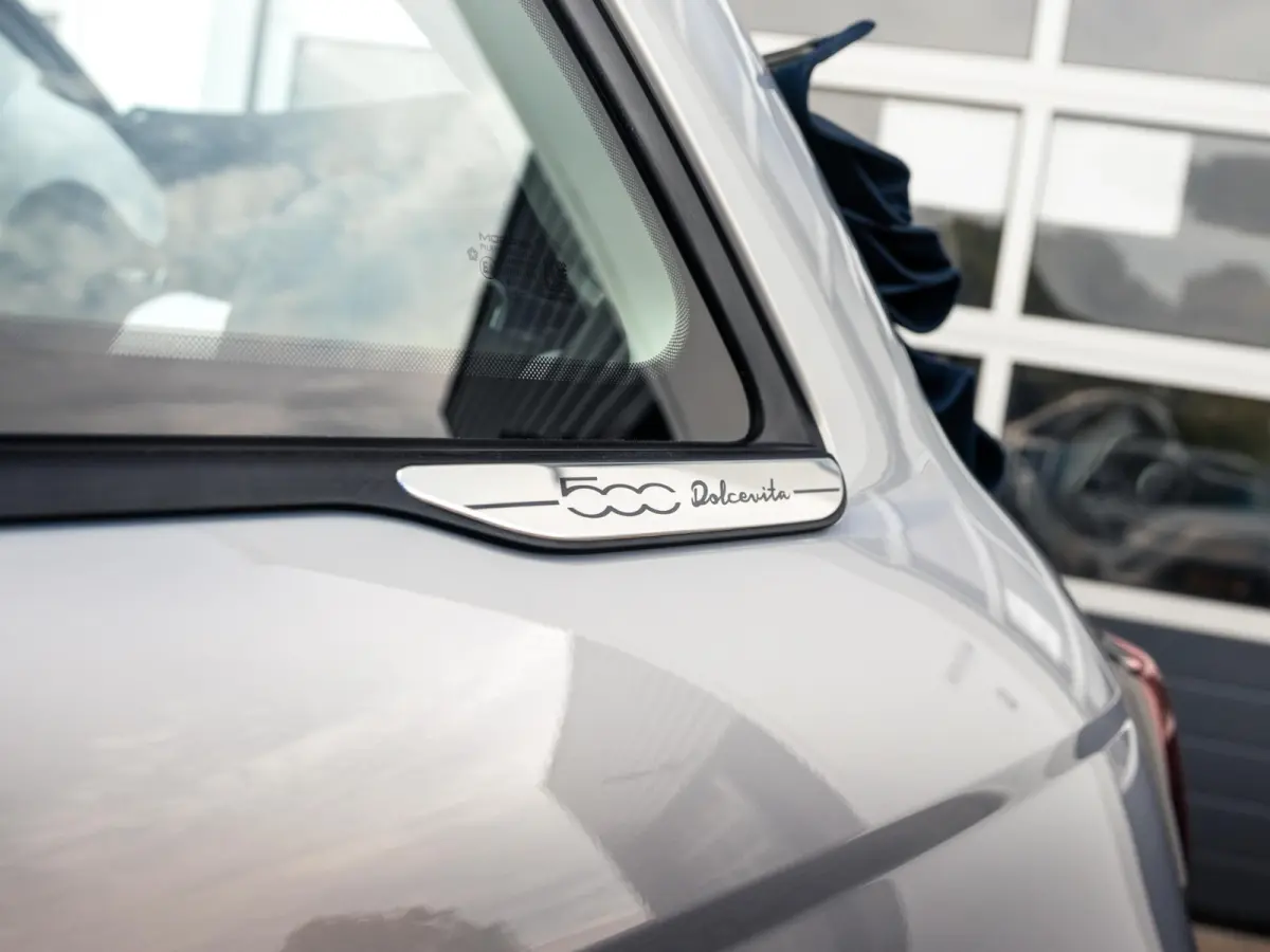 Hybrid Dolcevita Limited Edition | Cabrio | Clima | Cruise | PDC | Keyless | Apple Carplay