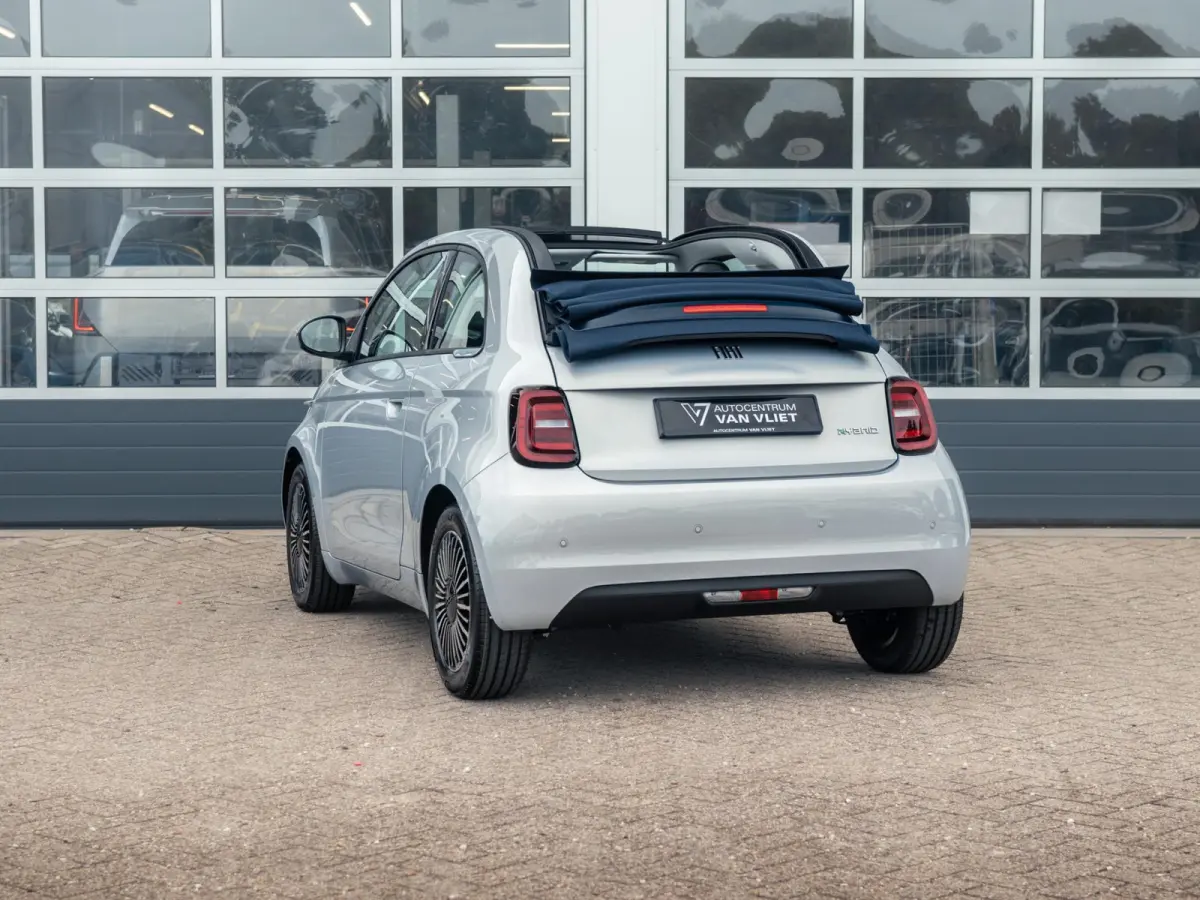 Hybrid Dolcevita Limited Edition | Cabrio | Clima | Cruise | PDC | Keyless | Apple Carplay