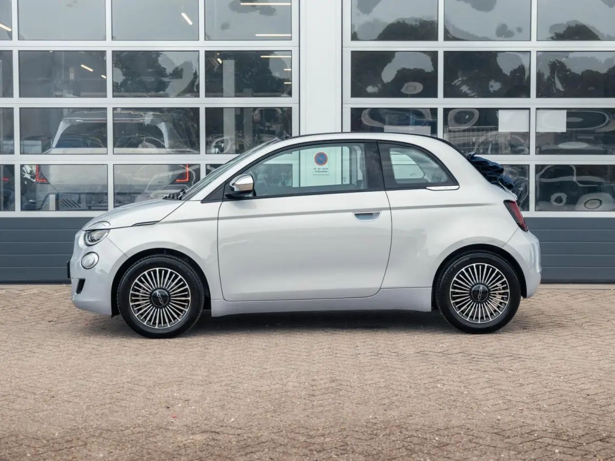 Hybrid Dolcevita Limited Edition | Cabrio | Clima | Cruise | PDC | Keyless | Apple Carplay