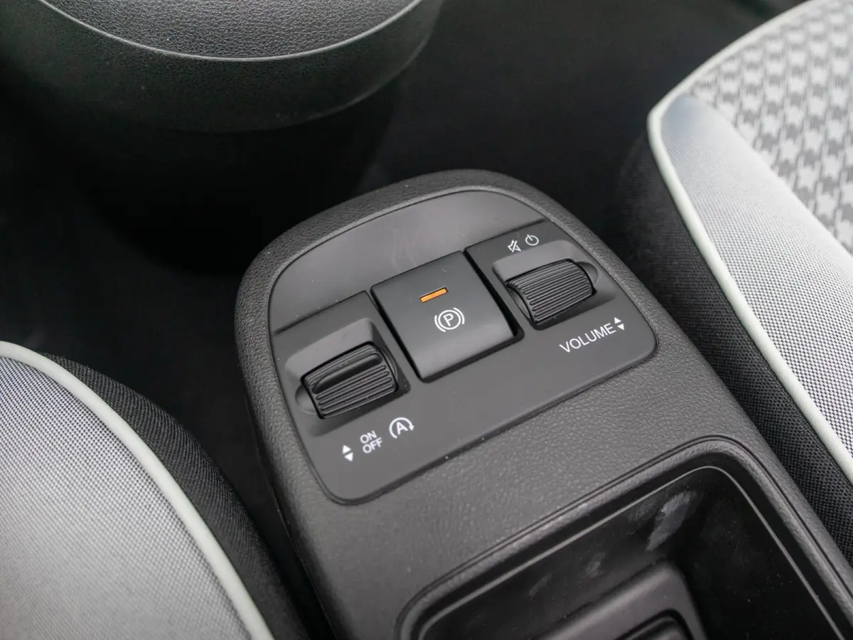 Hybrid Dolcevita Limited Edition | Cabrio | Clima | Cruise | PDC | Keyless | Apple Carplay