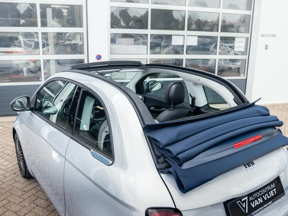 Hybrid Dolcevita Limited Edition | Cabrio | Clima | Cruise | PDC | Keyless | Apple Carplay