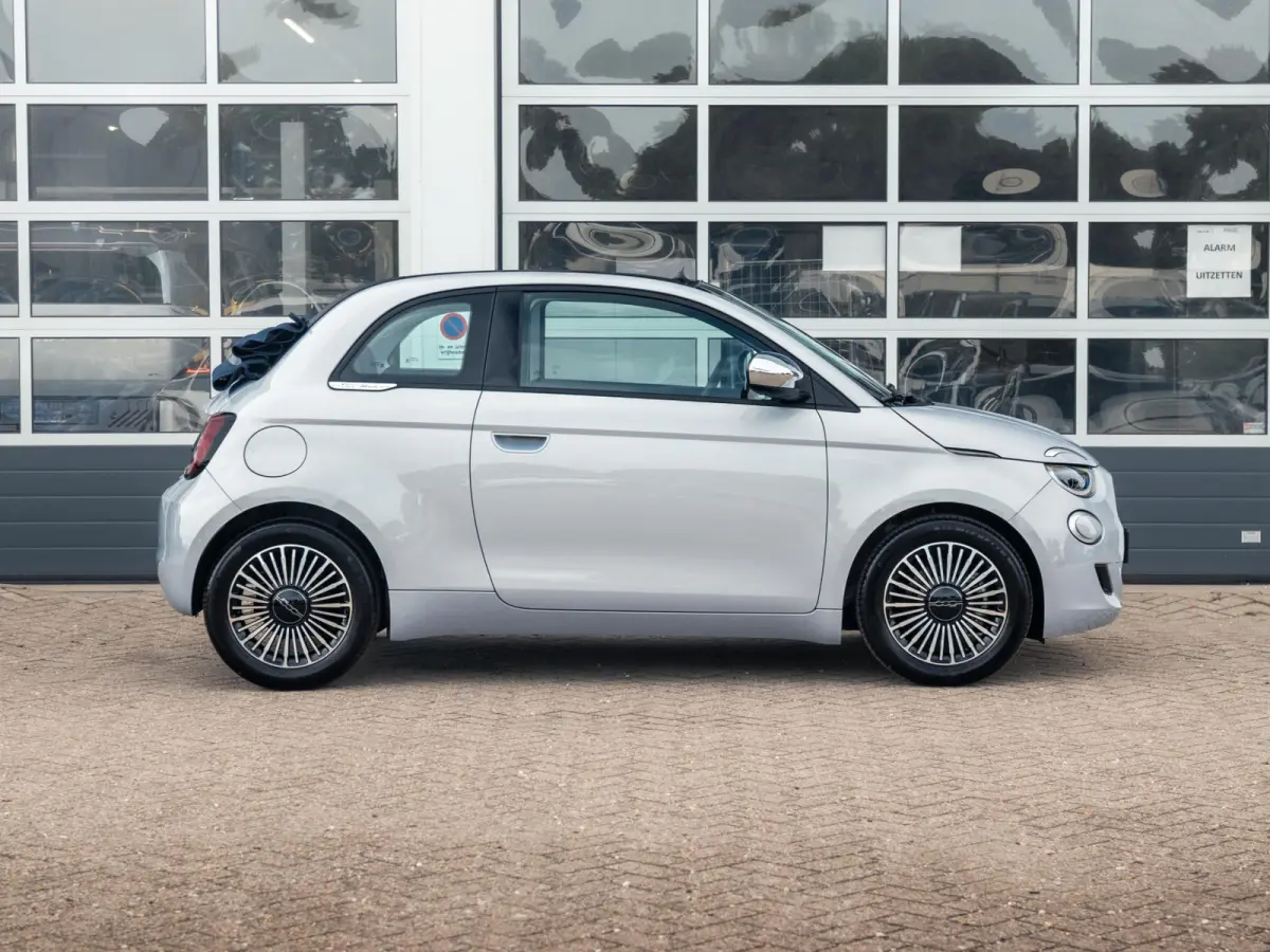 Hybrid Dolcevita Limited Edition | Cabrio | Clima | Cruise | PDC | Keyless | Apple Carplay