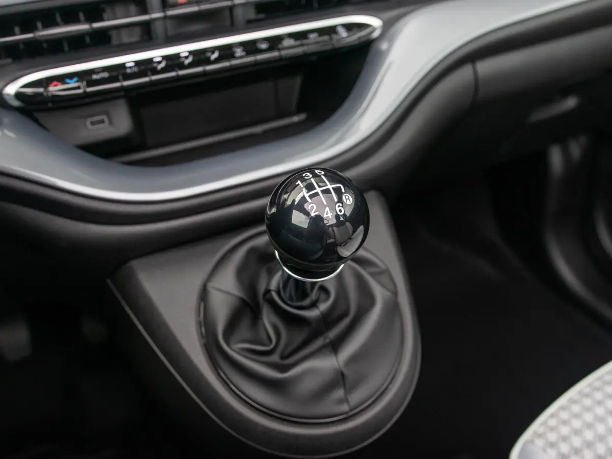 Hybrid Dolcevita Limited Edition | Cabrio | Clima | Cruise | PDC | Keyless | Apple Carplay
