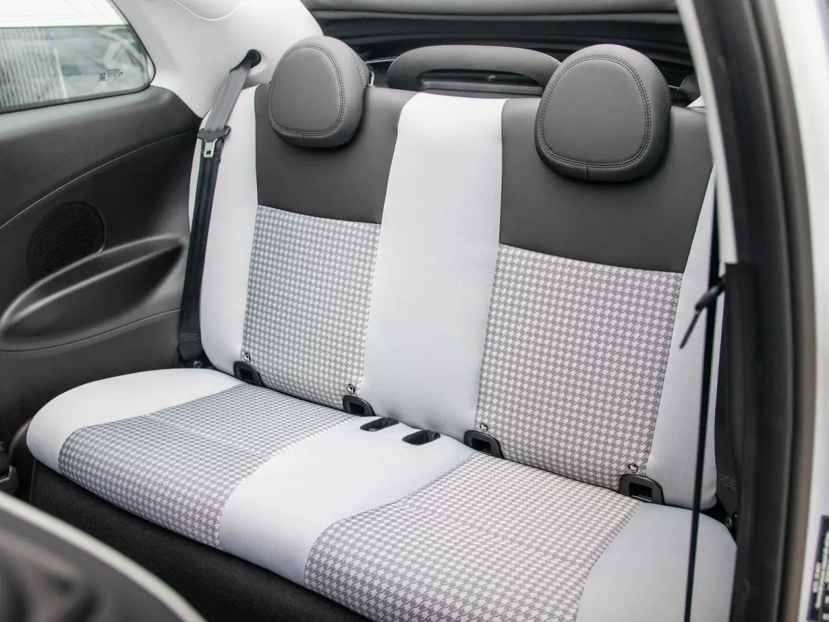 Hybrid Dolcevita Limited Edition | Cabrio | Clima | Cruise | PDC | Keyless | Apple Carplay