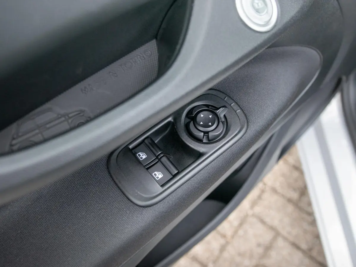 Hybrid Dolcevita Limited Edition | Cabrio | Clima | Cruise | PDC | Keyless | Apple Carplay