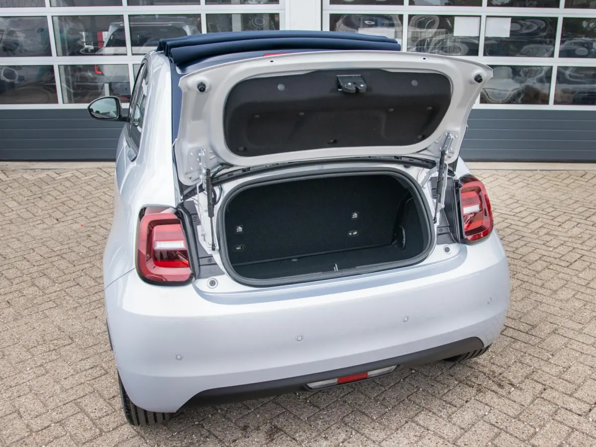 Hybrid Dolcevita Limited Edition | Cabrio | Clima | Cruise | PDC | Keyless | Apple Carplay