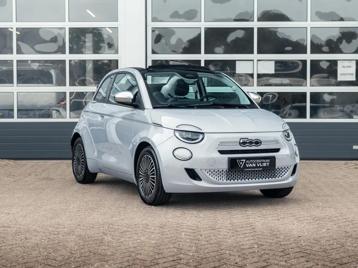 Hybrid Dolcevita Limited Edition | Cabrio | Clima | Cruise | PDC | Keyless | Apple Carplay