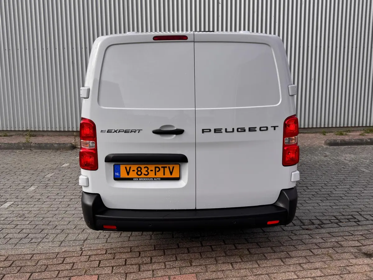 EV L3 75 kWh €14.740 korting!! | 16" stalen velgen | Elektrisch bedienbare en verwarmbare buitenspiegels | Elektrische parkeerrem