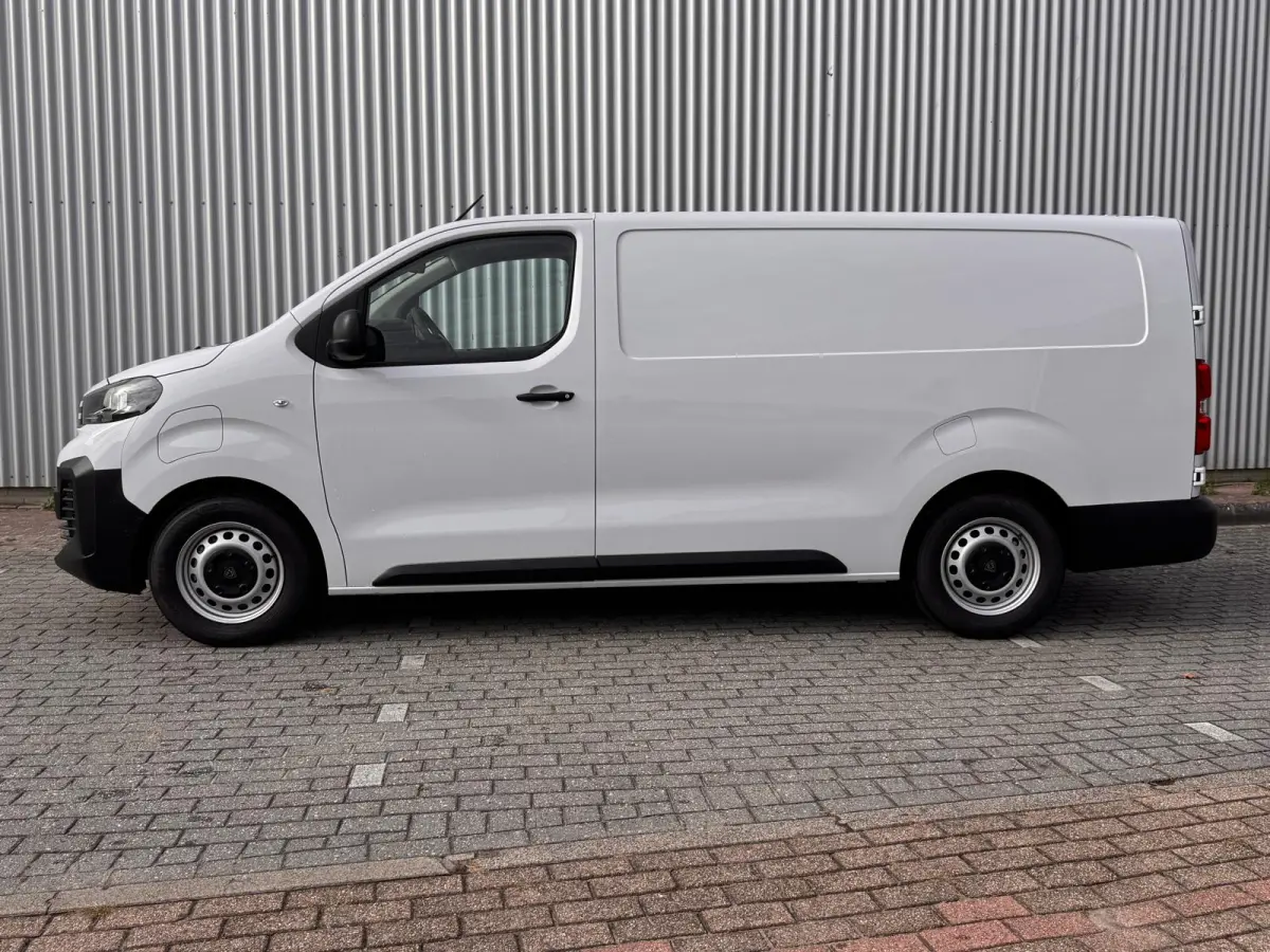 EV L3 75 kWh €14.740 korting!! | 16" stalen velgen | Elektrisch bedienbare en verwarmbare buitenspiegels | Elektrische parkeerrem