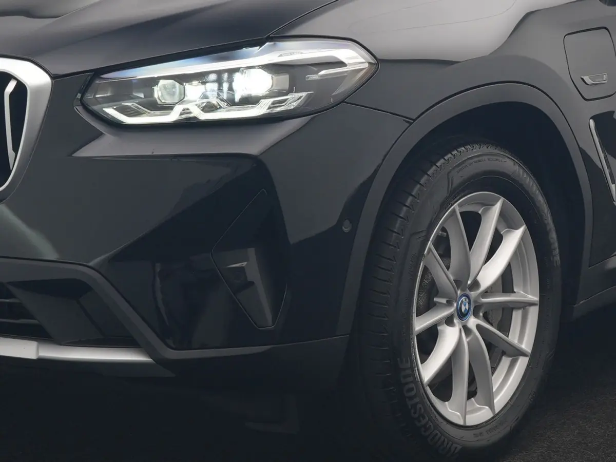 xDrive30e PHEV FACELIFT 293pk Dealer O.H | Trekhaak | Panodak | 360 Camera | Lederen Sportstoelen Verwarmd | Cruise Control | Apple Carplay | Virtual | Navigatie | DAB | 18"L.M | Plug In Hyb